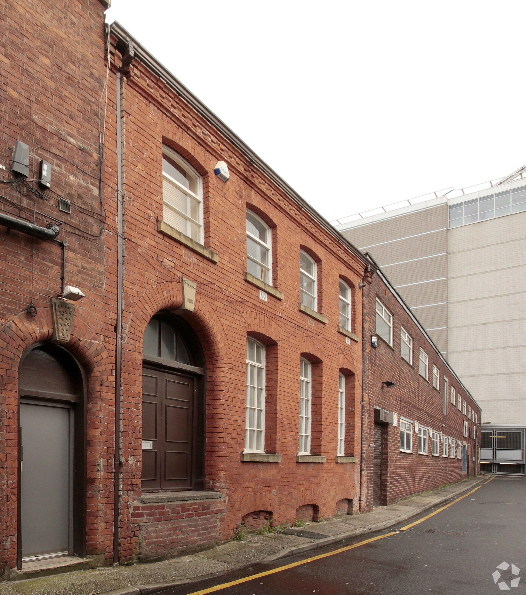 4-16 Barlows, Salford for sale Primary Photo- Image 1 of 1