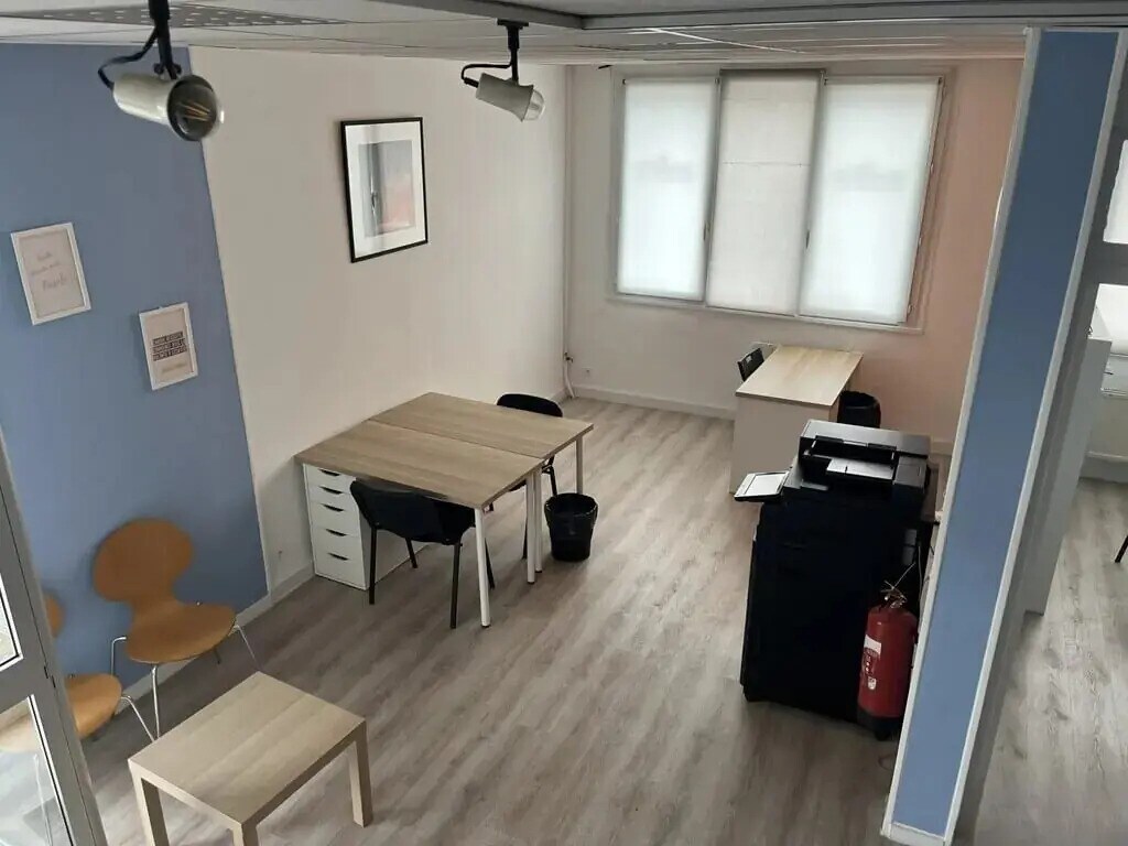 Location Bureaux 200 m² - Photo 1