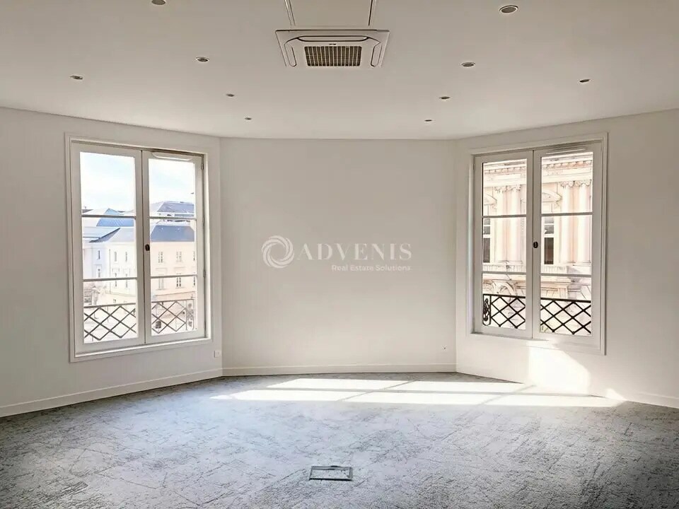Location Bureaux 115 m² - Photo 1