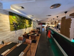 Retail in Barcelona, Barcelona to rent Interior Photo- Image 2 of 17