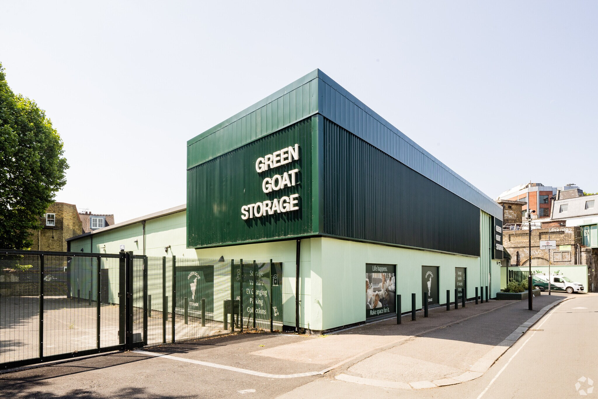 153 Hurlingham Rd, London for sale Primary Photo- Image 1 of 1