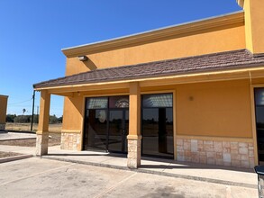 Retail in Edinburg, TX for rent Building Photo- Image 1 of 4