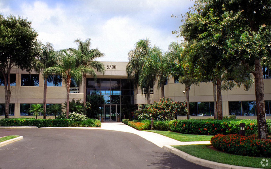 5500 Village Blvd, West Palm Beach, FL for rent - Building Photo - Image 2 of 51