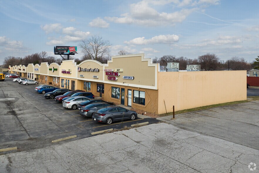 503-559 S Reynolds Rd, Toledo, OH for rent - Building Photo - Image 2 of 6