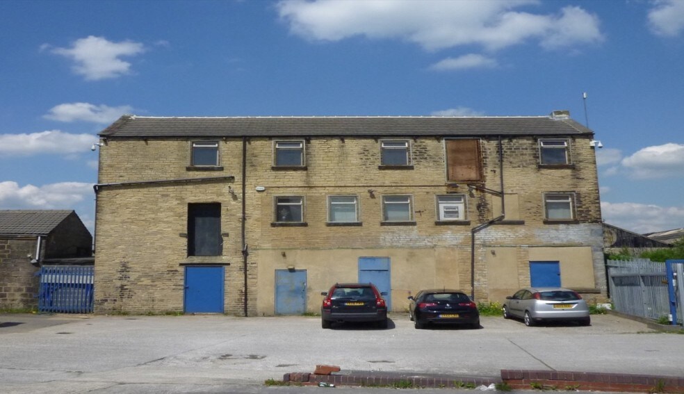 Grangefield Rd, Pudsey for sale - Primary Photo - Image 1 of 1