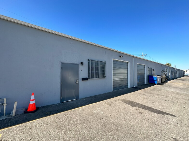 7955 Haskell Ave, Van Nuys, CA for rent - Building Photo - Image 1 of 5