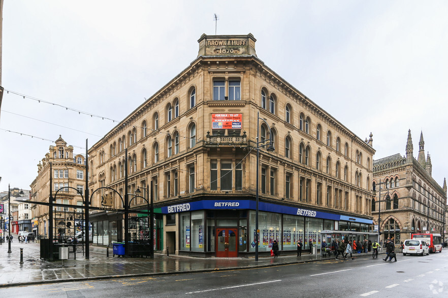 Market St, Bradford for rent - Primary Photo - Image 1 of 12