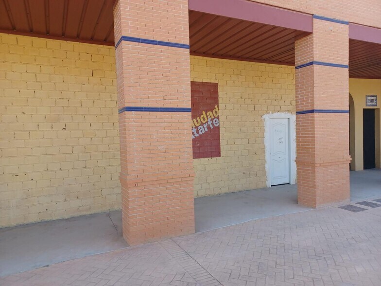 Retail in Atarfe to rent - Building Photo - Image 3 of 13
