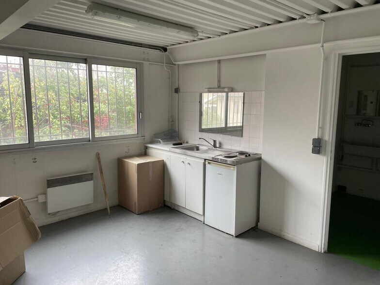 Industrial in Montreuil to rent - Interior Photo - Image 3 of 10