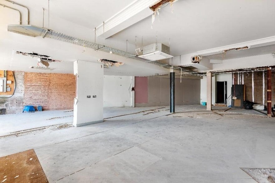 29-31 Bridge St, Pinner to rent - Building Photo - Image 3 of 8