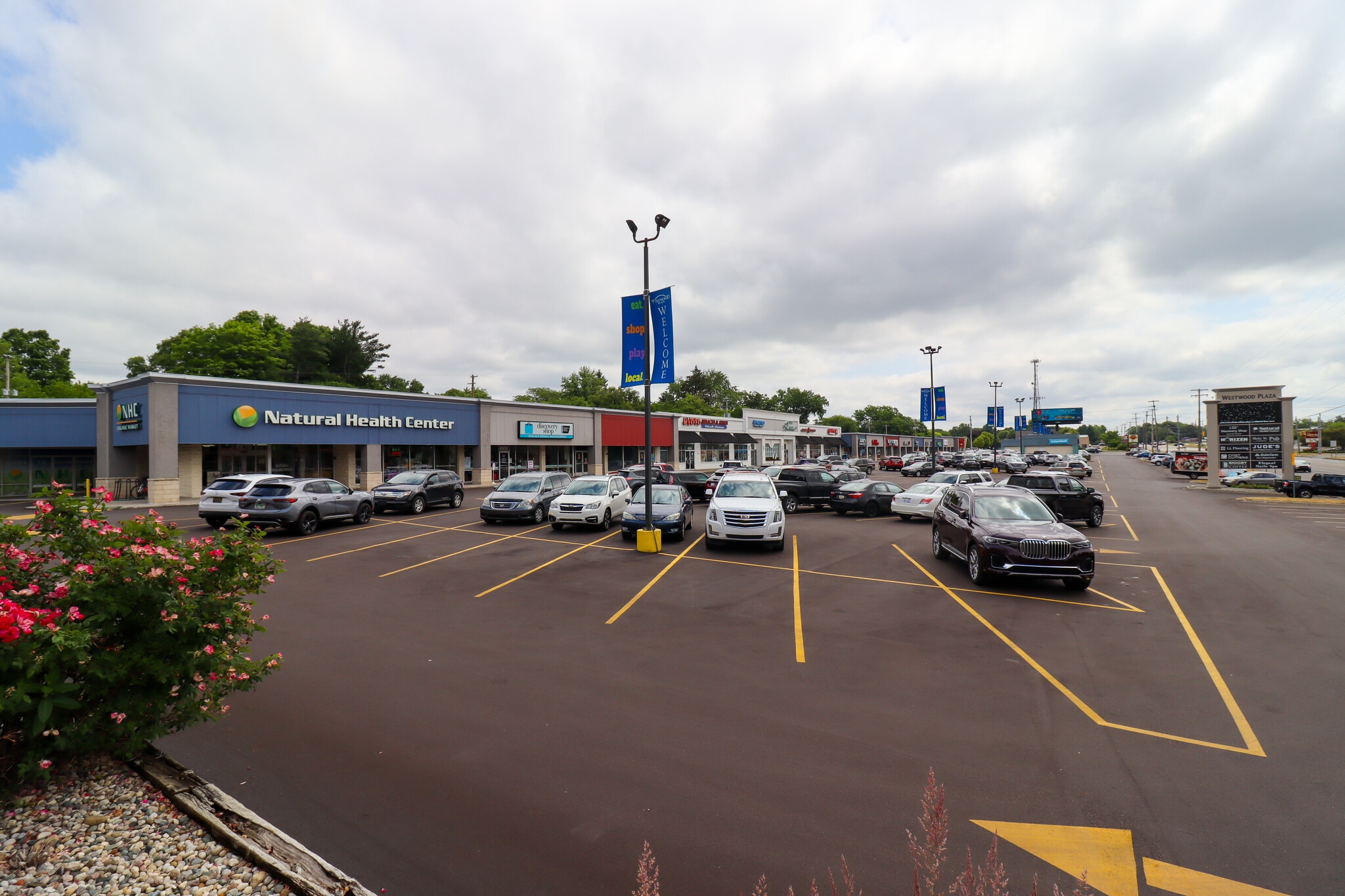 4426-4618 W Main St, Kalamazoo, MI for rent Building Photo- Image 1 of 5