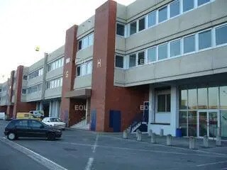 Office in Saint-Ouen-sur-Seine to rent Building Photo- Image 1 of 2