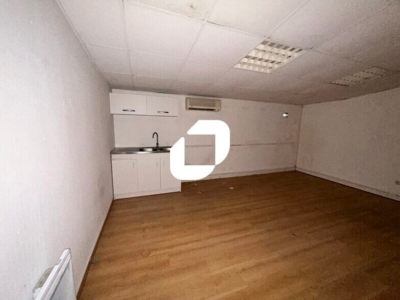 Light Industrial in Saint-Witz to rent - Interior Photo - Image 3 of 12