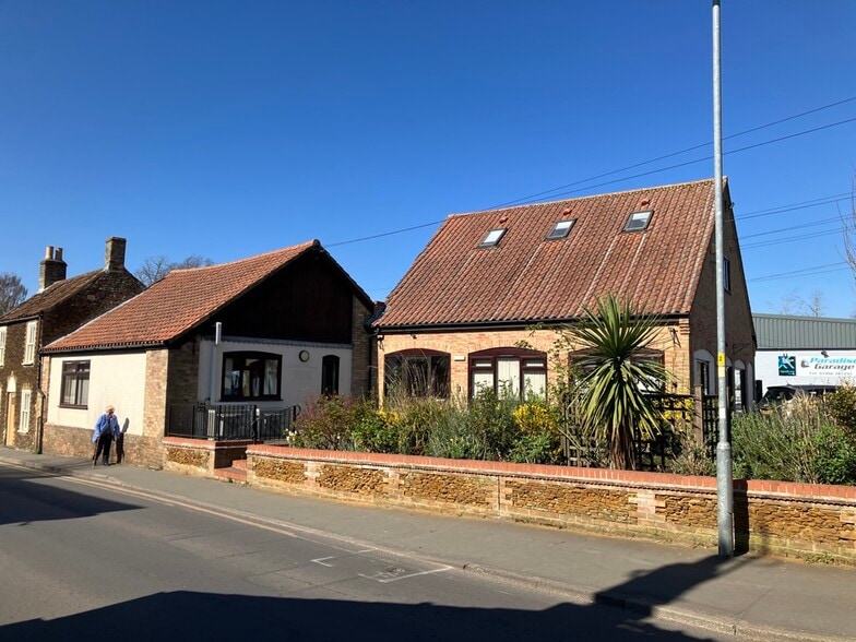 15 Paradise Rd, Downham Market to rent - Building Photo - Image 2 of 2