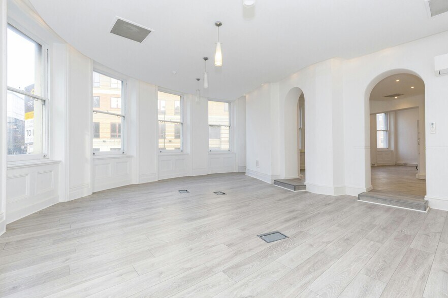 357-363 Goswell Rd, London to rent - Building Photo - Image 1 of 15