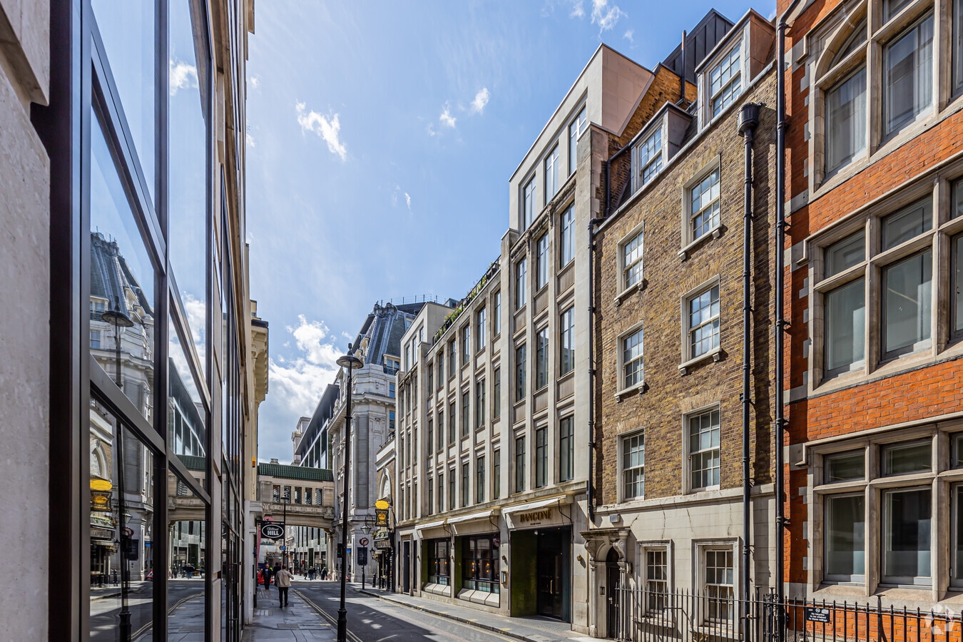 810 Lower James St, London, W1F 9EL UK