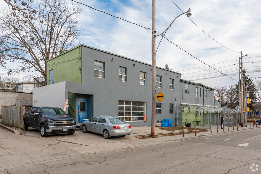 1930 Queen St E, Toronto, ON for rent - Building Photo - Image 3 of 4