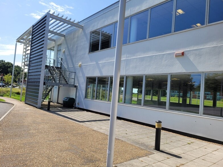 100 Eureka Park, Ashford to rent - Building Photo - Image 3 of 3