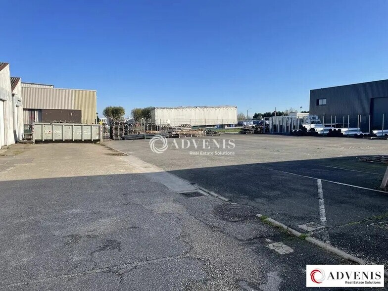 Light Industrial in Pessac to rent - Building Photo - Image 2 of 6