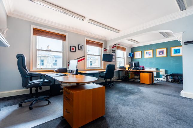 Fairview Rd, Cheltenham to rent Interior Photo- Image 1 of 4