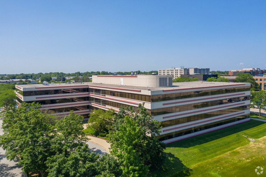 Walgreens Corporate HQ portfolio of 6 properties for sale on LoopNet.co.uk - Building Photo - Image 3 of 8