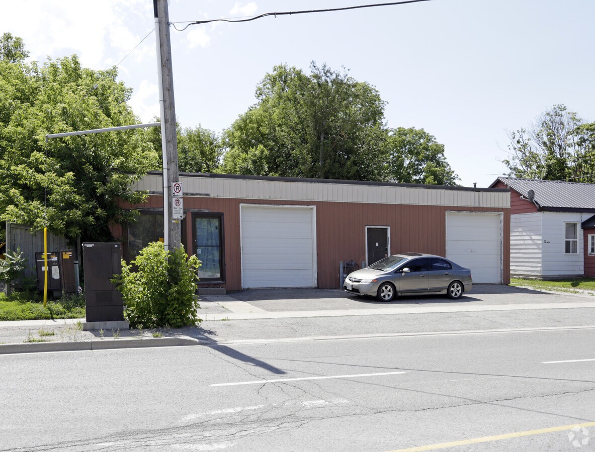 8 Eccles St, Barrie L4N 1X9 UK