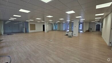 Calle de Orense, 26, Madrid, Madrid to rent Interior Photo- Image 2 of 24