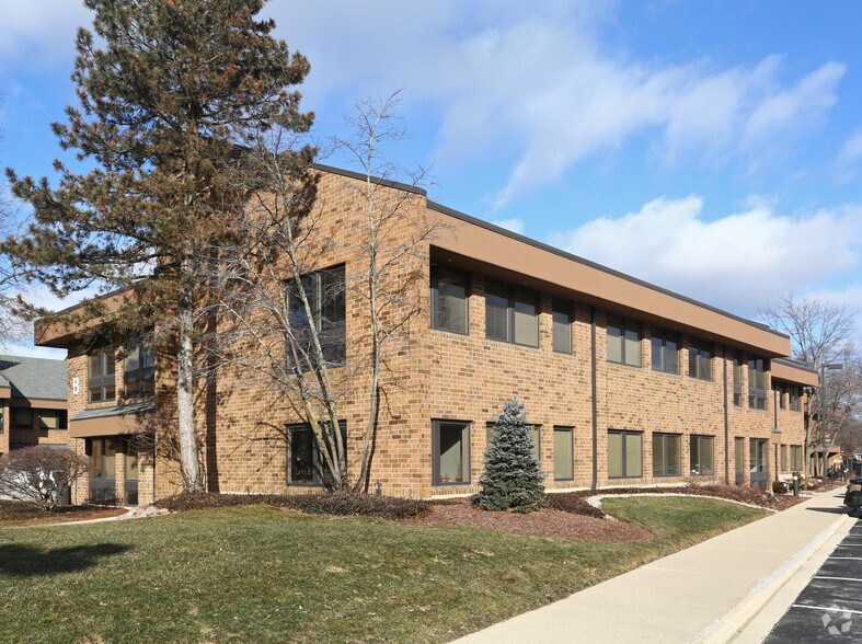 2100 Manchester Rd, Wheaton, IL for sale - Primary Photo - Image 1 of 1