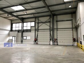 Light Industrial in Le Blanc-Mesnil to rent Interior Photo- Image 2 of 3