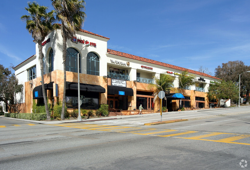 703-719 Pier Ave, Hermosa Beach, CA for rent - Building Photo - Image 2 of 5