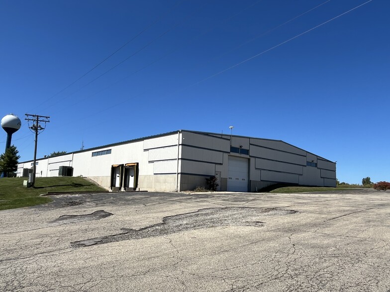 111 Industrial Drive, Cromwell, IN for rent - Primary Photo - Image 1 of 8