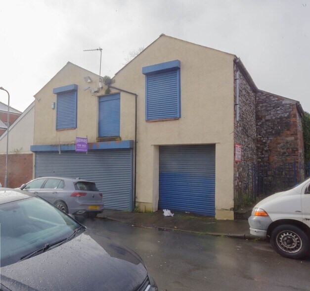 West Market St, Newport for sale - Building Photo - Image 1 of 17