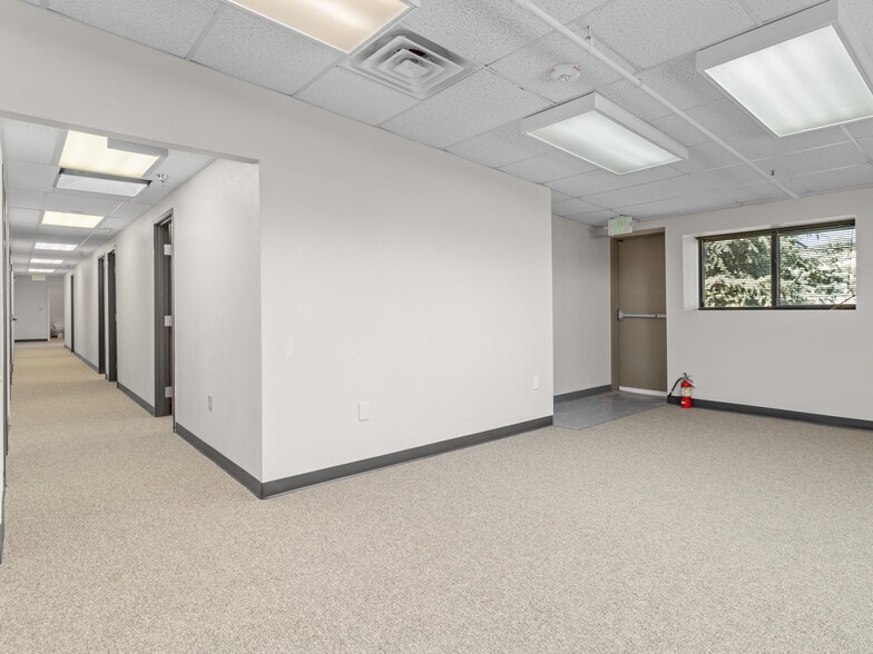 14320 Longs Peak Ct, Longmont, CO to rent - Building Photo - Image 3 of 24