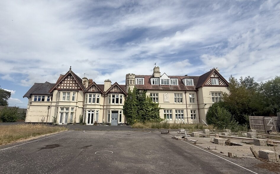 Gorcott Hl, Redditch for sale - Primary Photo - Image 1 of 1