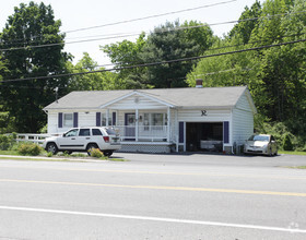 Office in Queensbury, NY for sale Primary Photo- Image 1 of 1