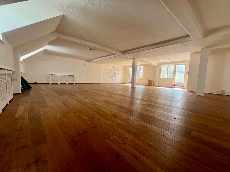 1-6 Gold St, Saffron Walden to rent - Building Photo - Image 2 of 4