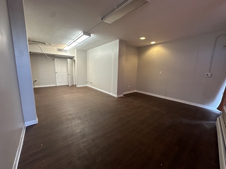 5655 W Fullerton Ave, Chicago, IL for rent - Building Photo - Image 2 of 7