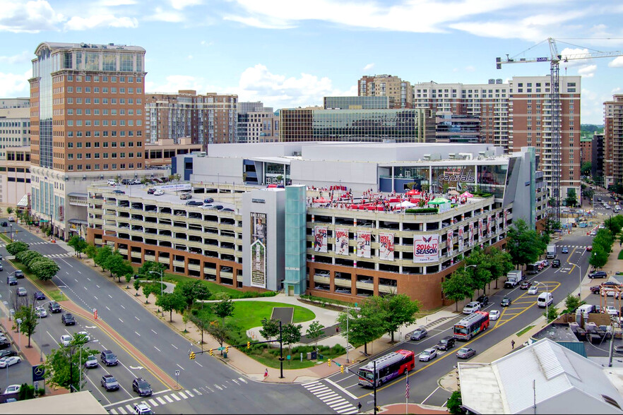 671 N Glebe Rd, Arlington, VA for rent - Building Photo - Image 2 of 9