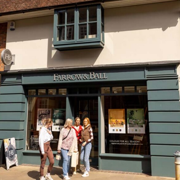 32 The Square, Winchester for sale - Primary Photo - Image 1 of 1