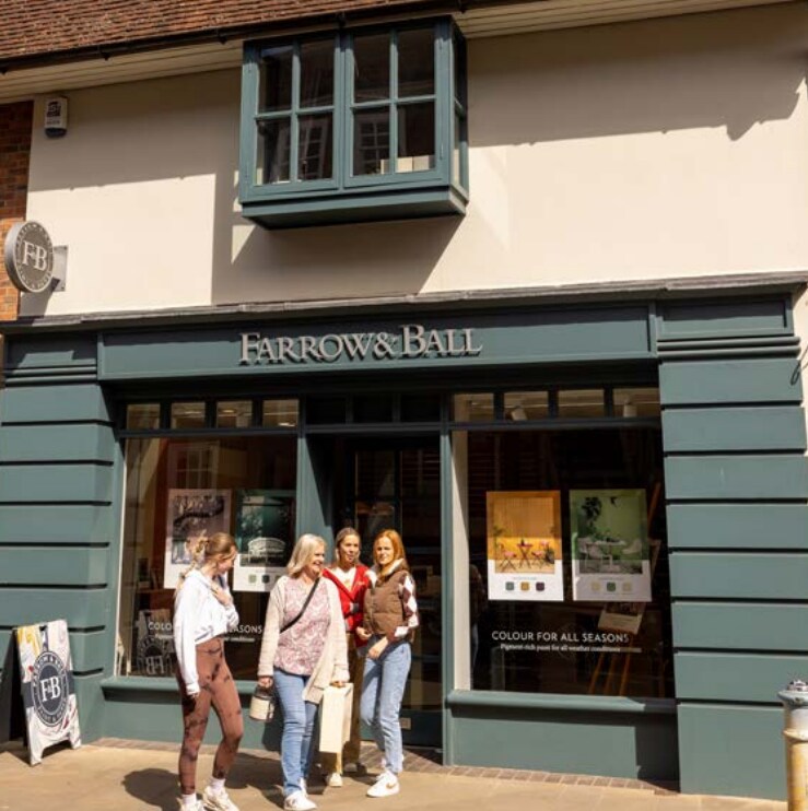 32 The Square, Winchester for sale Primary Photo- Image 1 of 1