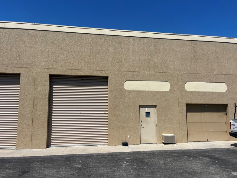 1040 Collier Center Way, Naples, FL for sale - Building Photo - Image 1 of 1