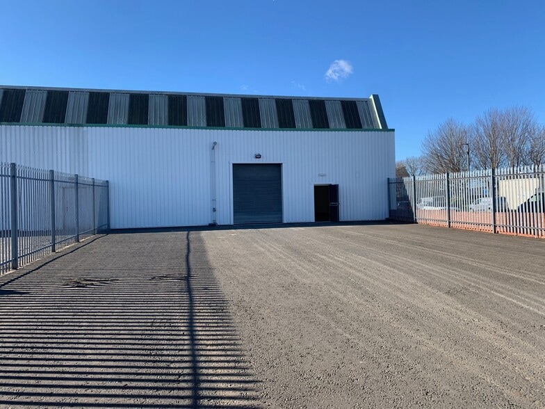 9-15 Montrose Ave, Glasgow to rent - Building Photo - Image 2 of 11