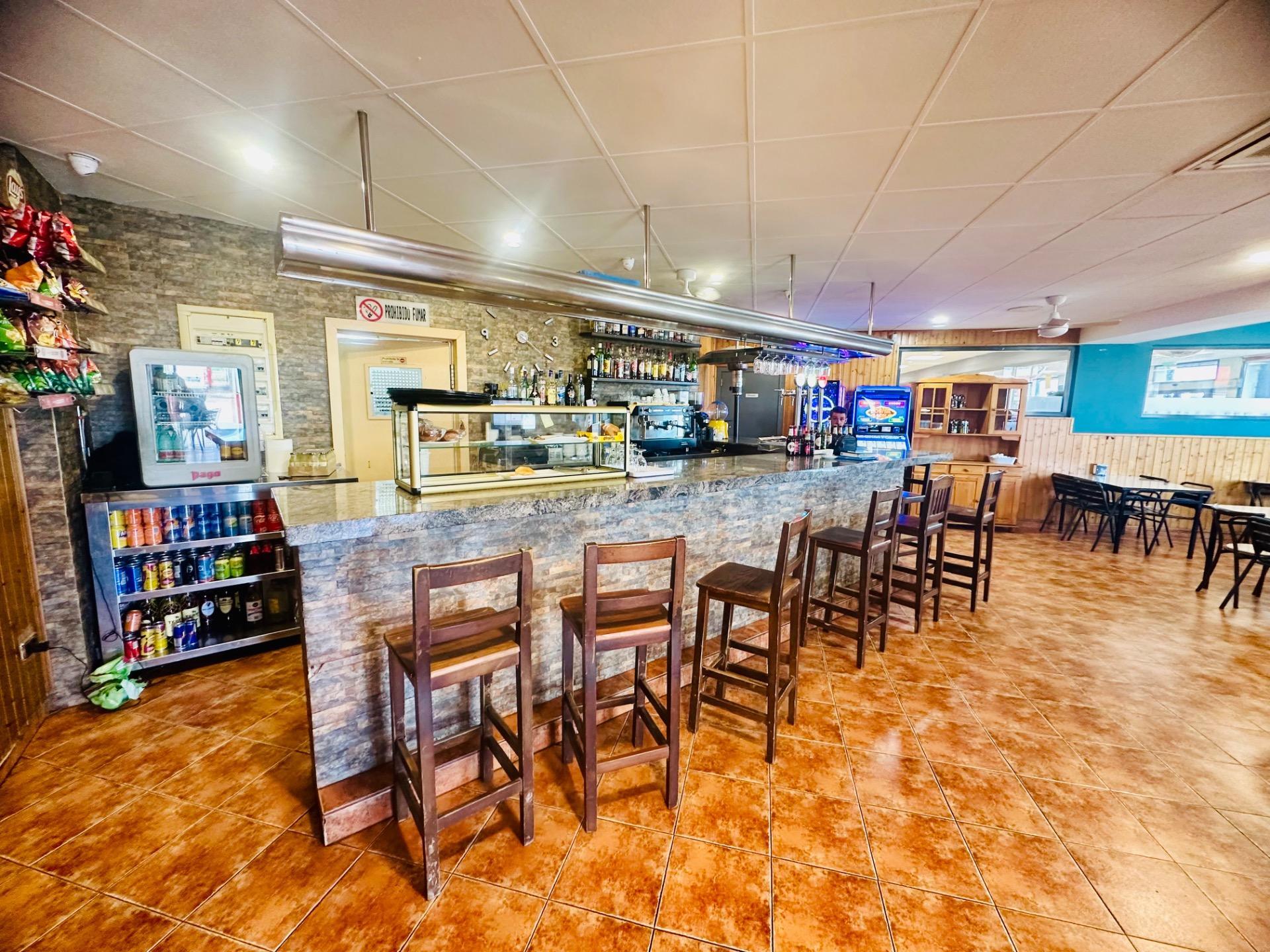 Retail in Tortosa, Tarragona to rent Interior Photo- Image 1 of 14