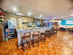 Retail in Tortosa, Tarragona to rent Interior Photo- Image 1 of 14