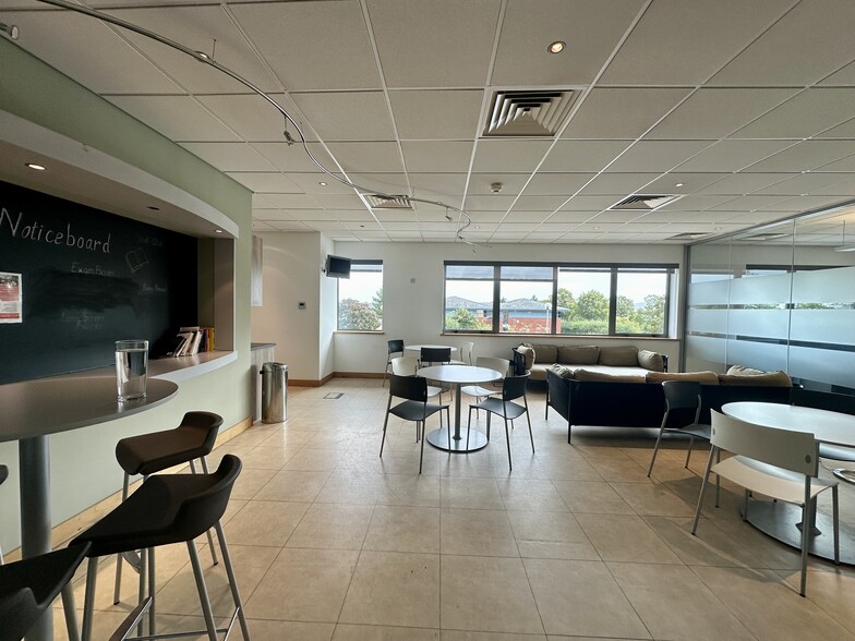 Shrewsbury Business Park, Shrewsbury for sale - Interior Photo - Image 3 of 7