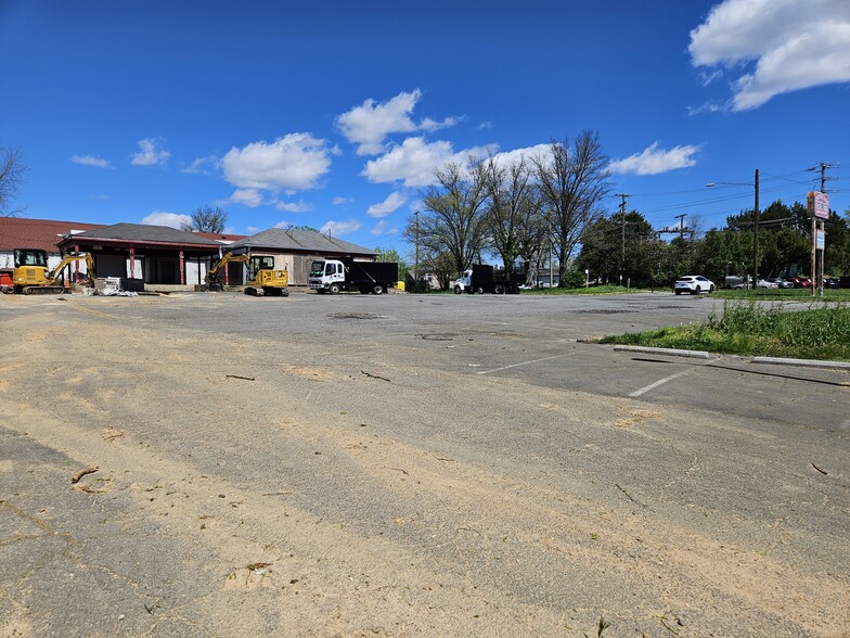 2922 Annandale Rd, Falls Church, VA for sale - Building Photo - Image 1 of 1