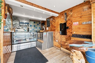 84 Hermit Rd, London to rent Interior Photo- Image 1 of 8