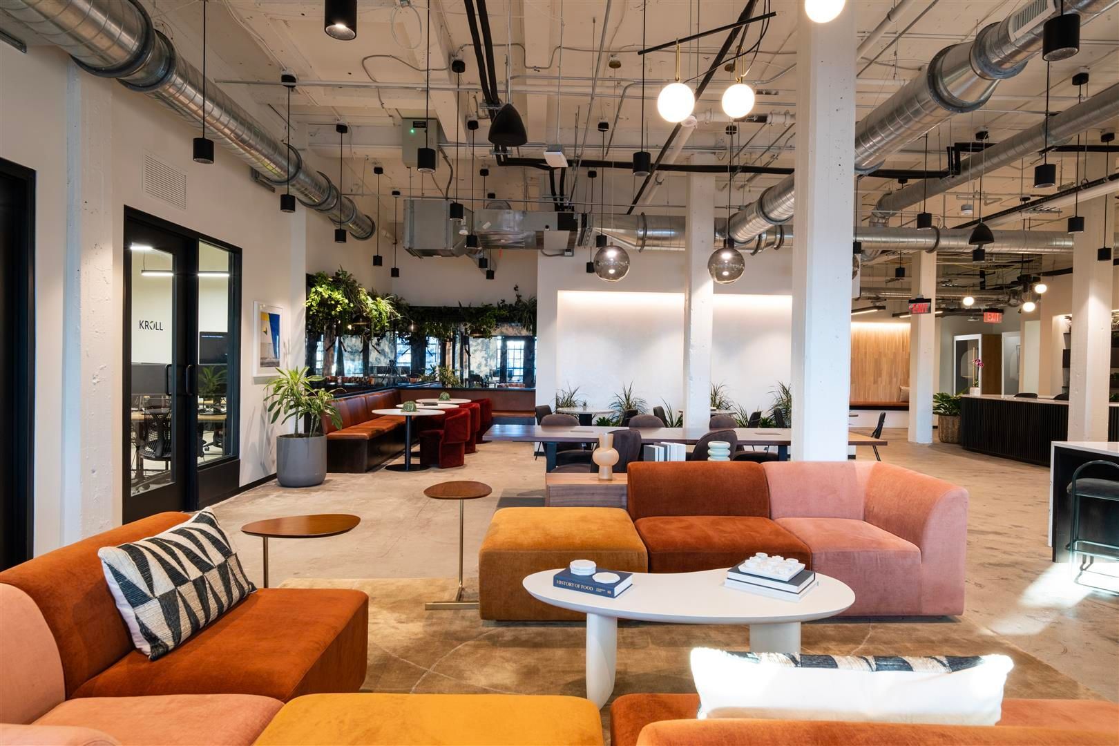 209 10th Ave S, Nashville, TN to rent Interior Photo- Image 1 of 6