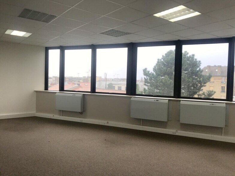 Office in Argenteuil to rent - Interior Photo - Image 3 of 7