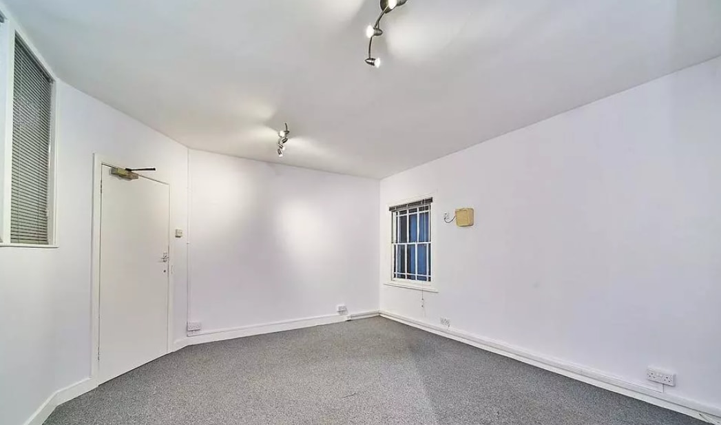 High St, Ongar to rent Interior Photo- Image 1 of 5